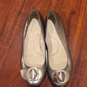 NWOT Dr. Scrolls Leather silver buckle flats 11M